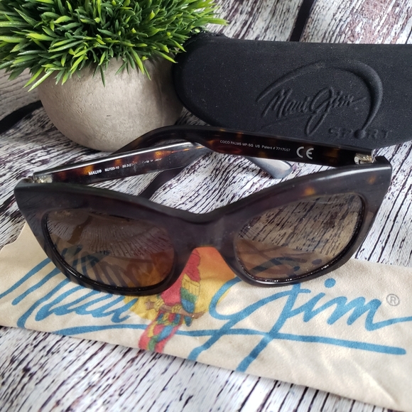 MAUI JIM - Sunglasses & case - Picture 3 of 16